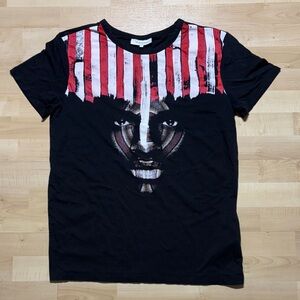 Stylish Black and Red Graphic Women's Top